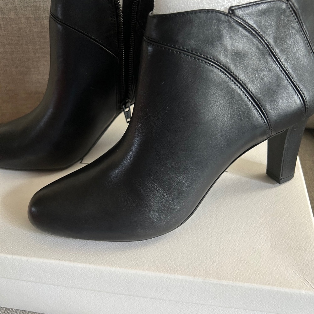 Black bootie